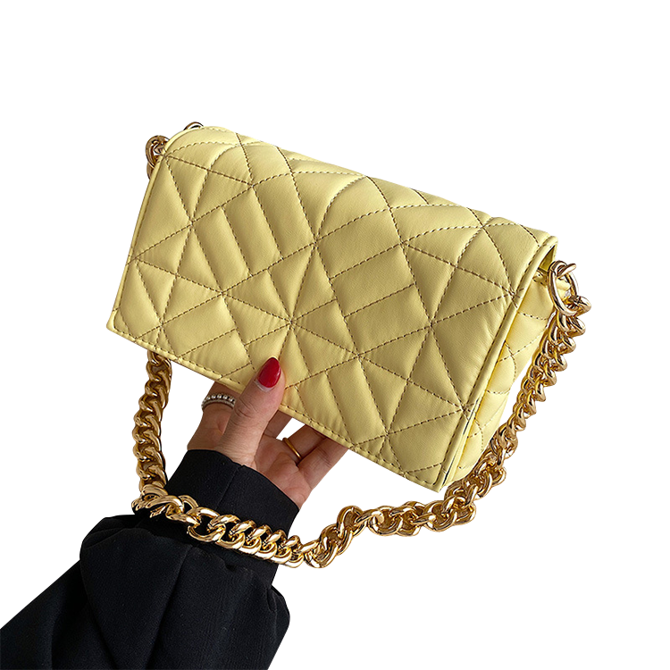 Quilted Clutch Bag With Thick Chain CS Accessory Partners